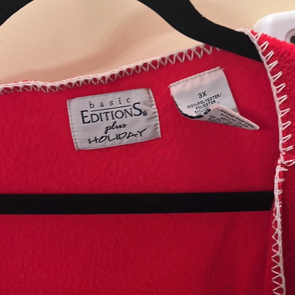 Christmas Fleece Vest - Picture 3 of 4